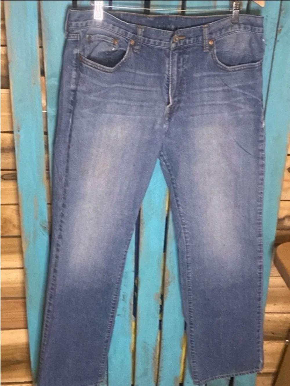 Lucky Brand Y2K straight leg jeans size 34x33 lightly distressed cotton denim